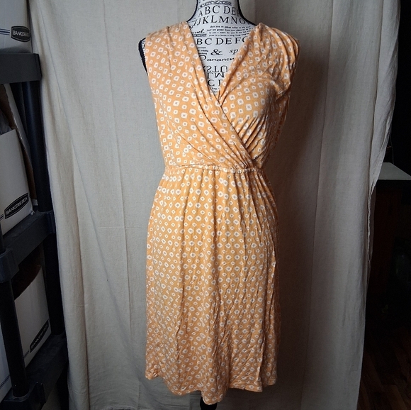 Merona Dresses & Skirts - Merona Midi Dress Medium Floral Orange and White